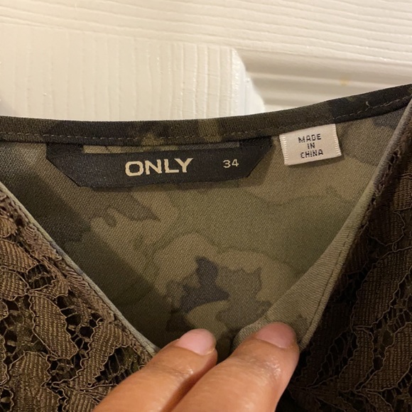 Only size 34 woman’s cami style dress - Picture 3 of 5